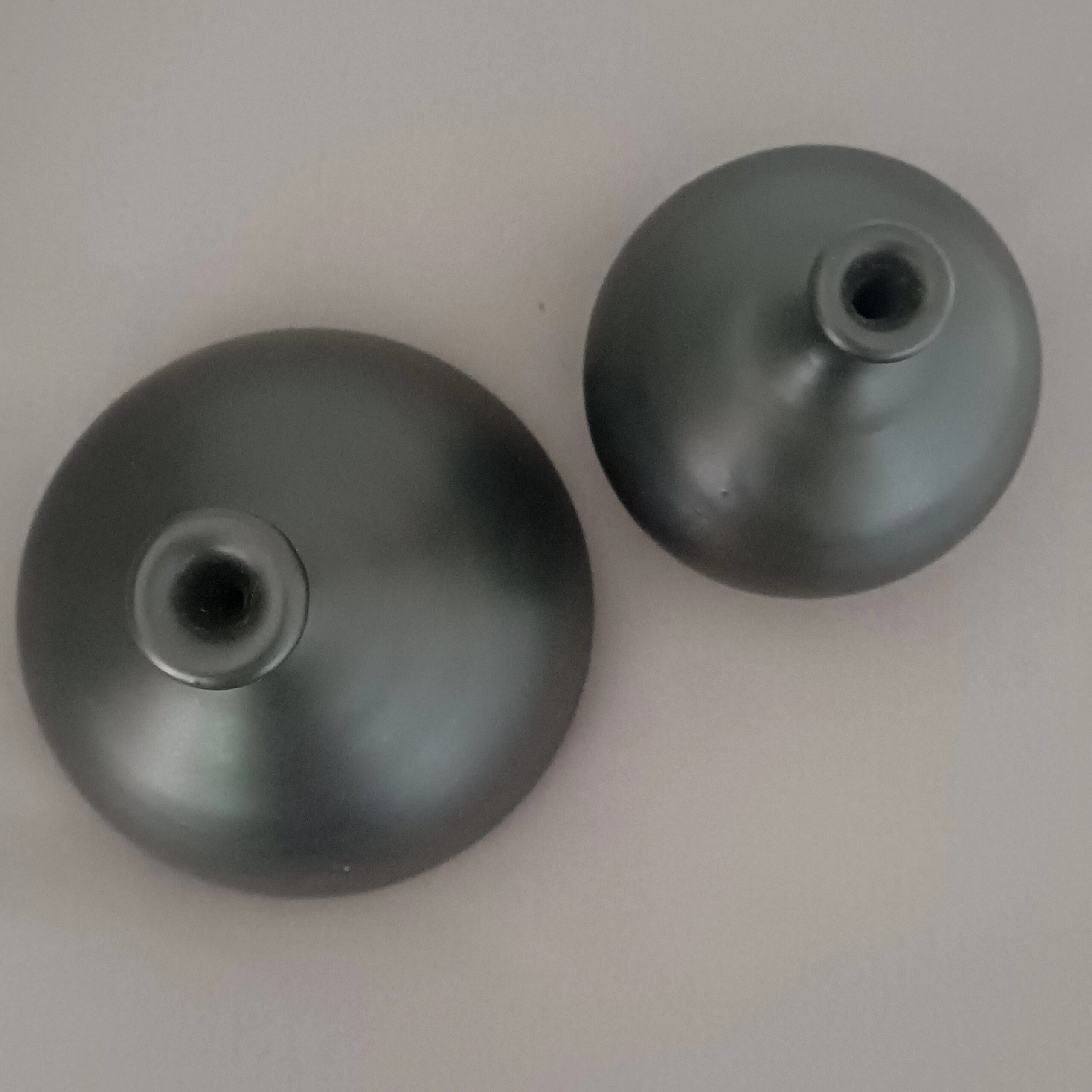 COPPIA VASI CERAMICA COLORE NERO FIRMATI C. FRAMMICHELE - immagine 4